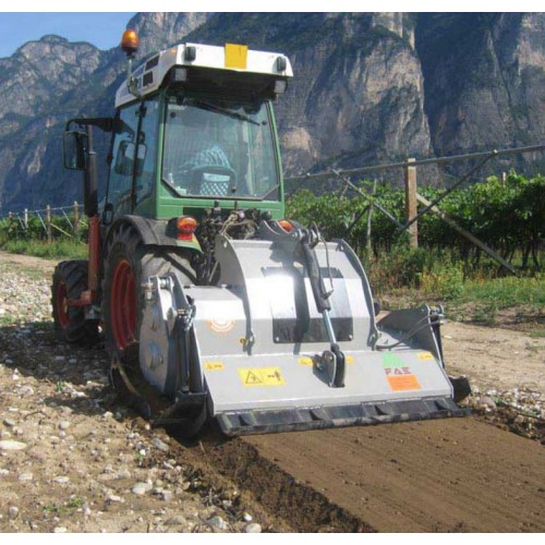 Broyeur de pierre  sur tracteur 95 Cv L 1 000 mm